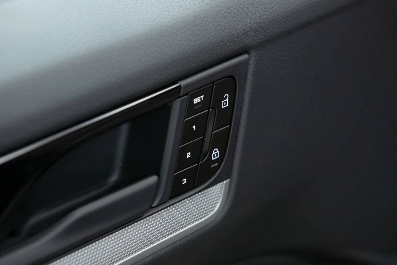 Thumbnail: 2026 Porsche Cayenne - 26