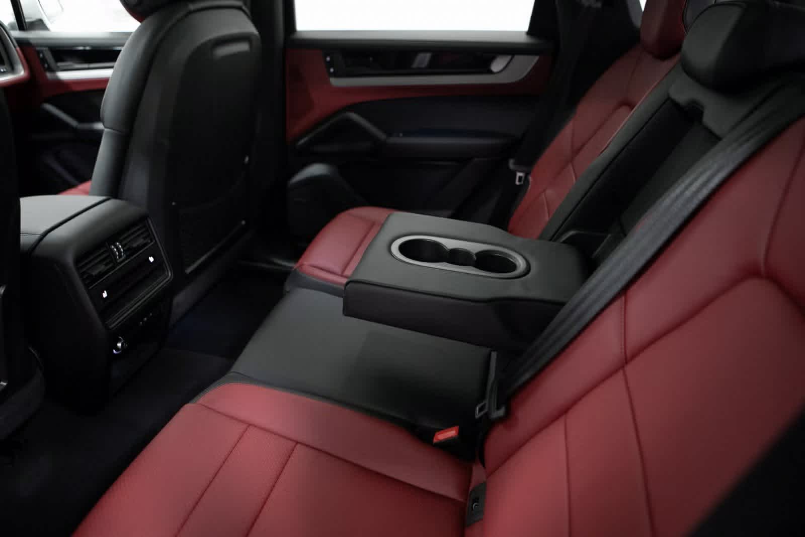 Thumbnail: 2025 Porsche Cayenne - 27