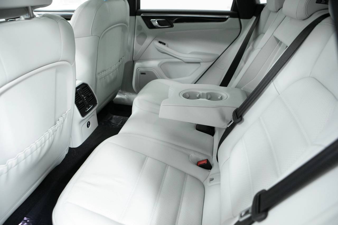 Thumbnail: 2026 Porsche Macan - 37