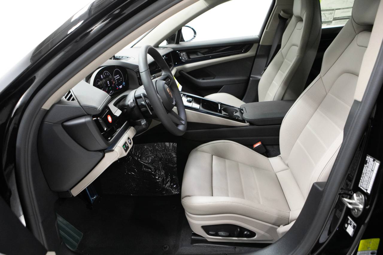 Thumbnail: 2026 Porsche Panamera - 23