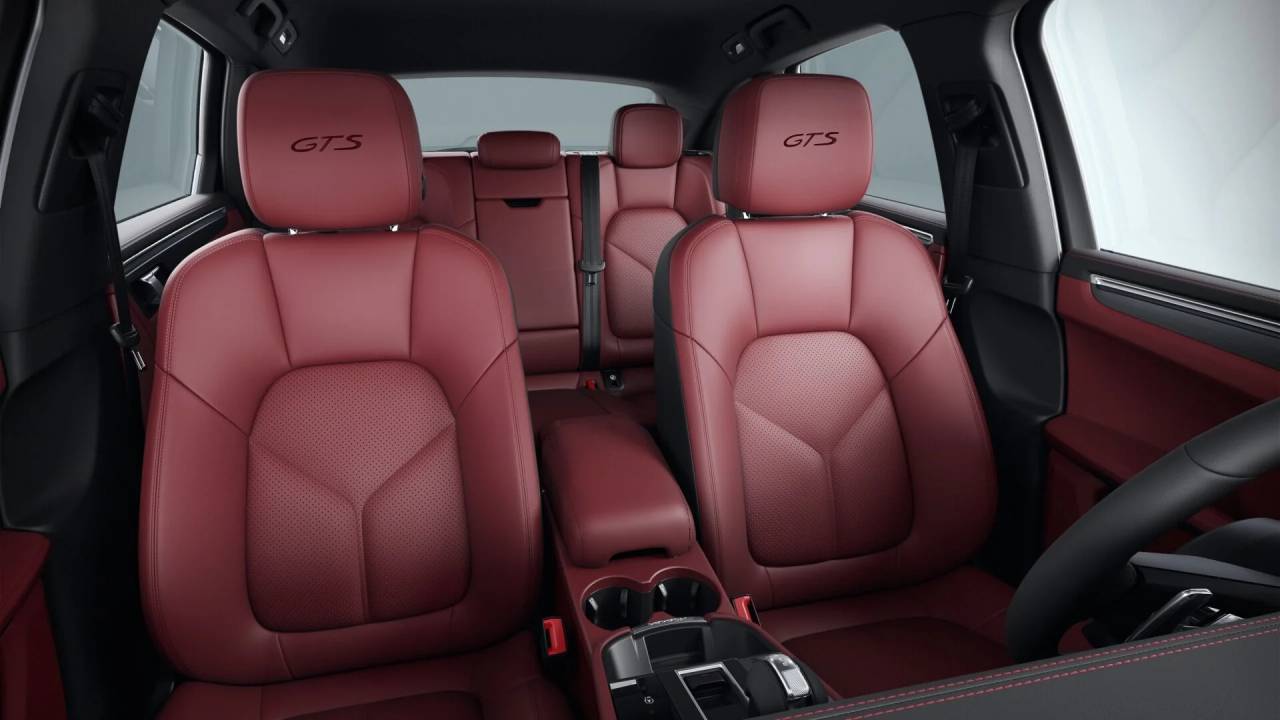 Thumbnail: 2026 Porsche Macan - 10