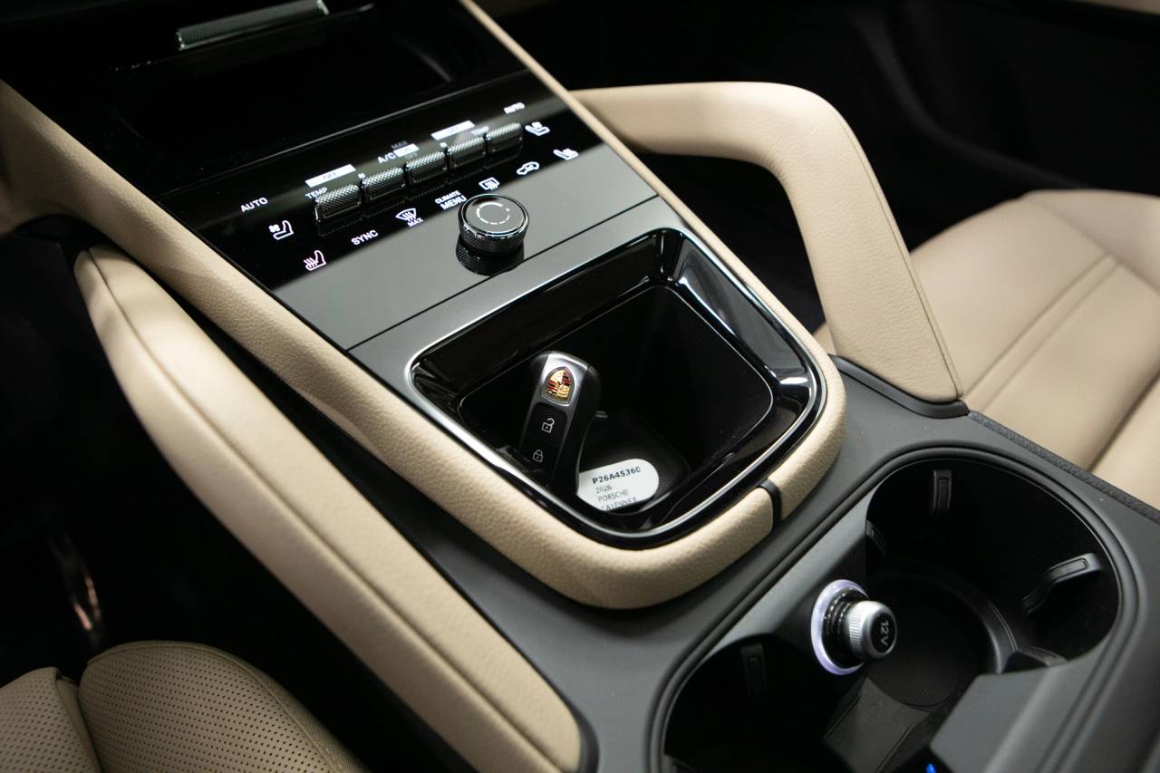 Thumbnail: 2026 Porsche  - 33