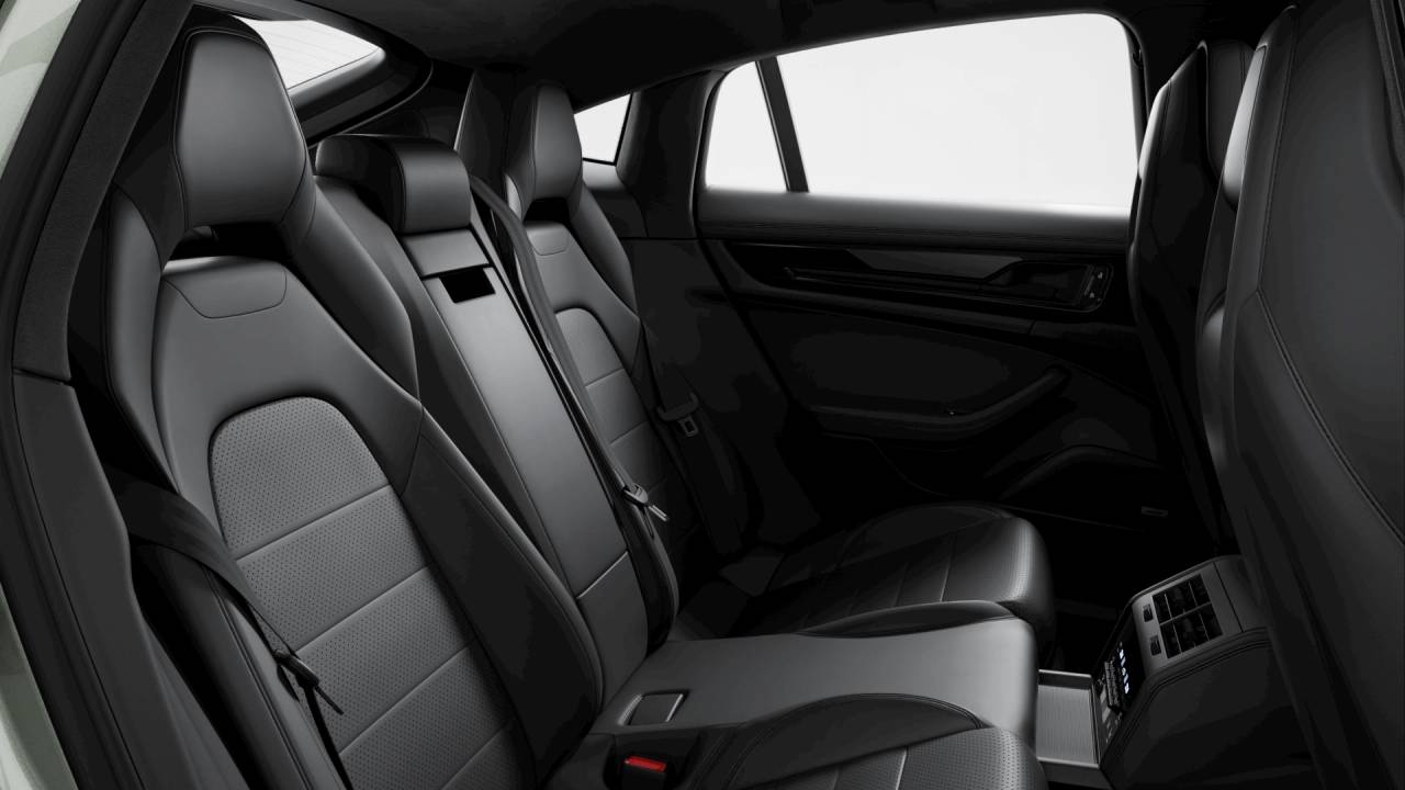Thumbnail: 2026 Porsche Panamera - 10