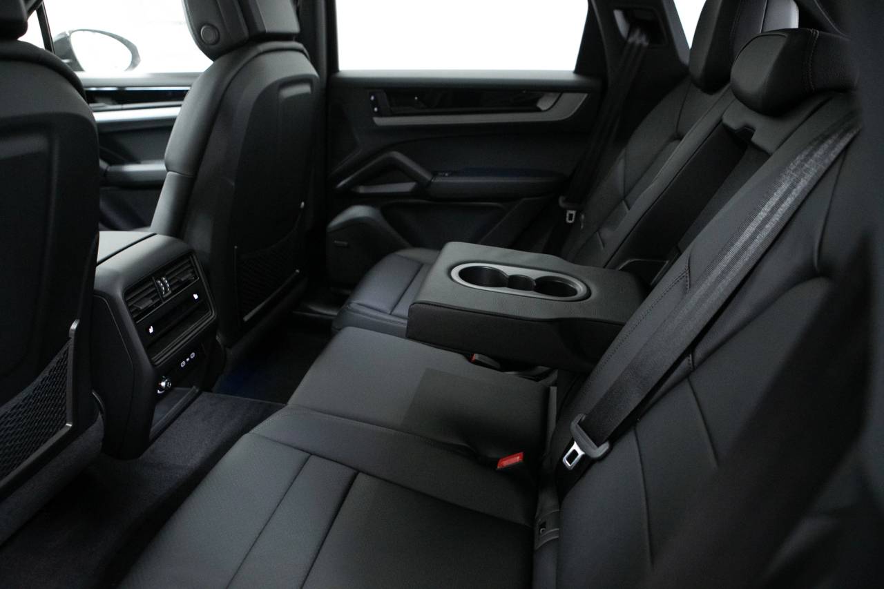 Thumbnail: 2026 Porsche Cayenne - 35