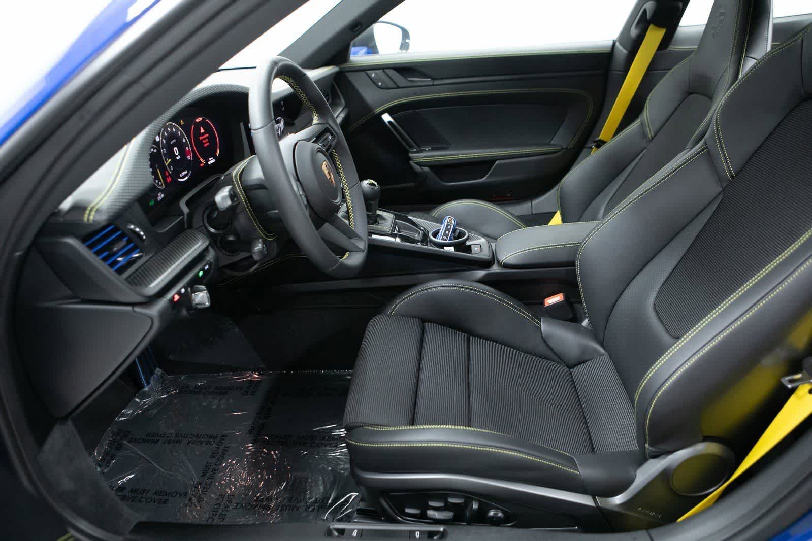 Thumbnail: 2025 Porsche 911 - 16