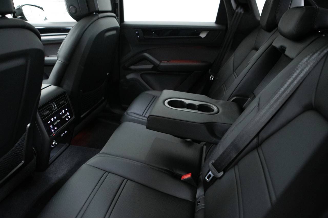 Thumbnail: 2026 Porsche Cayenne - 37