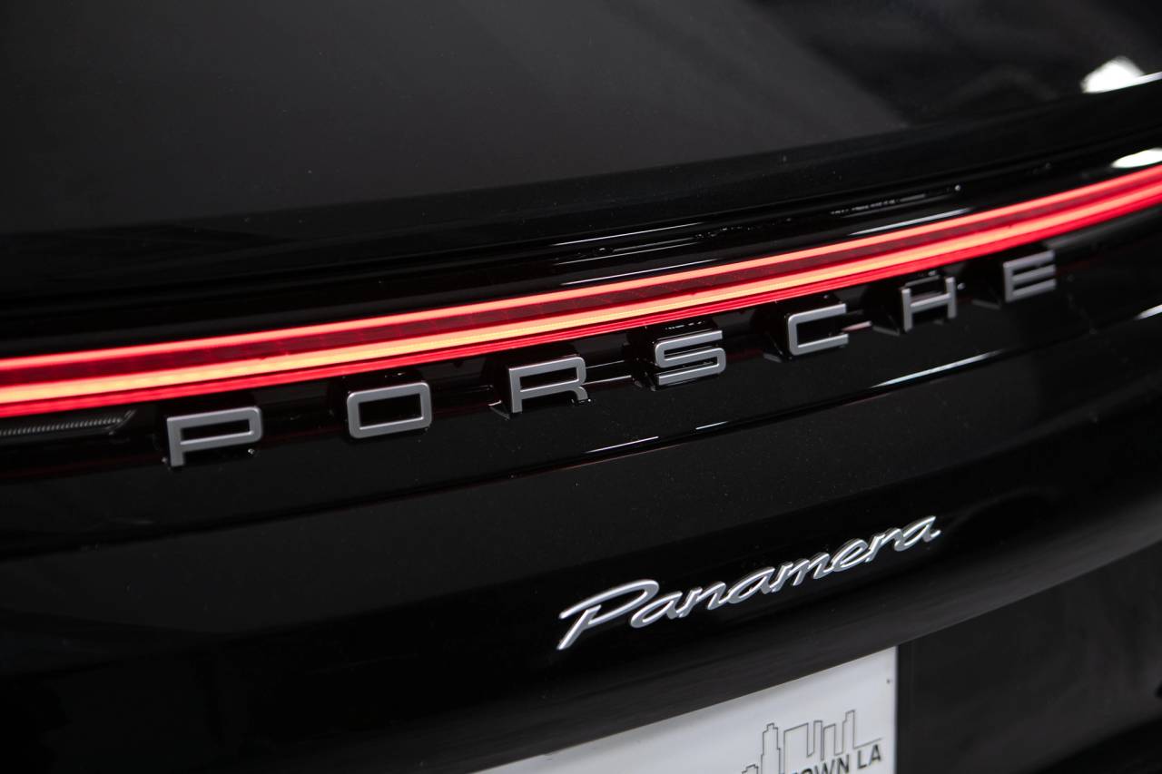 Thumbnail: 2026 Porsche Panamera - 16