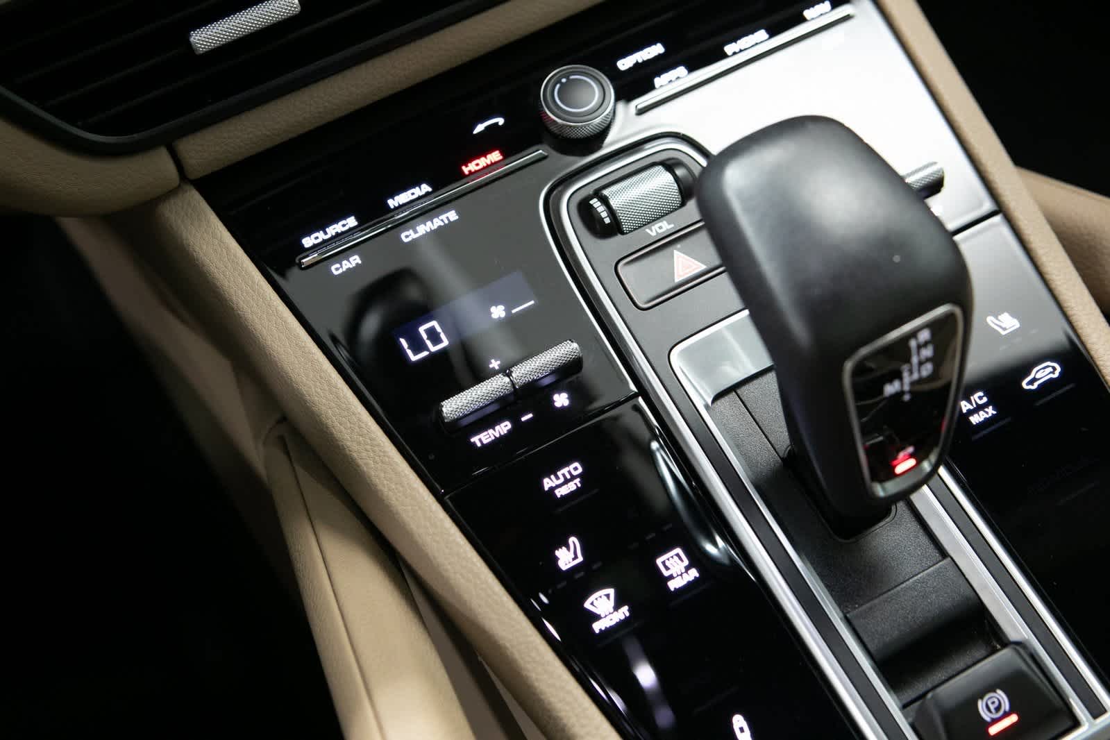 Thumbnail: 2022 Porsche Cayenne - 19