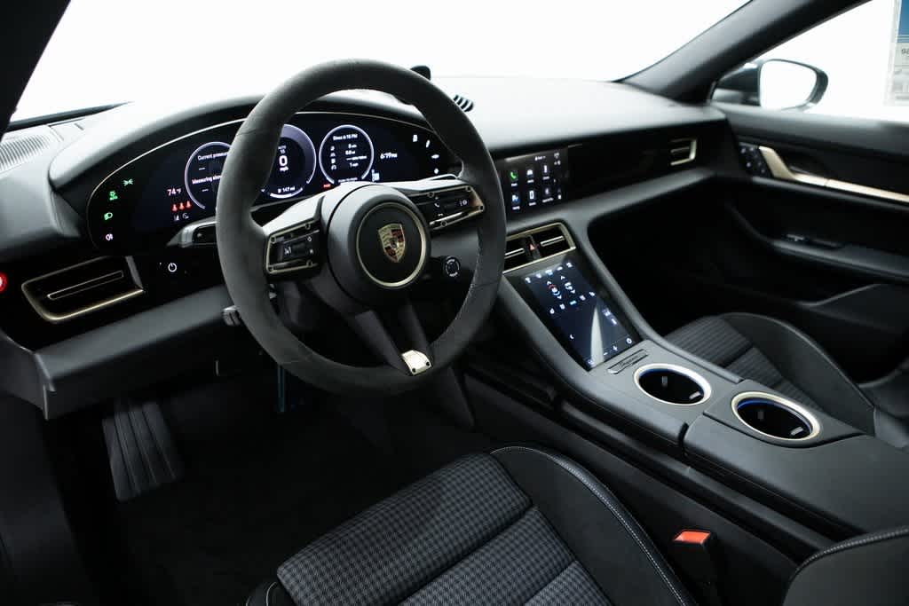 Thumbnail: 2025 Porsche Taycan - 4