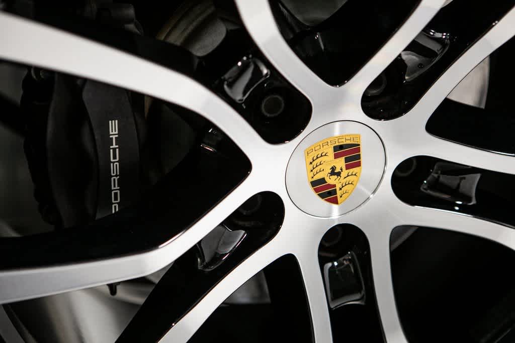2022 Porsche Cayenne Platinum Edition 12