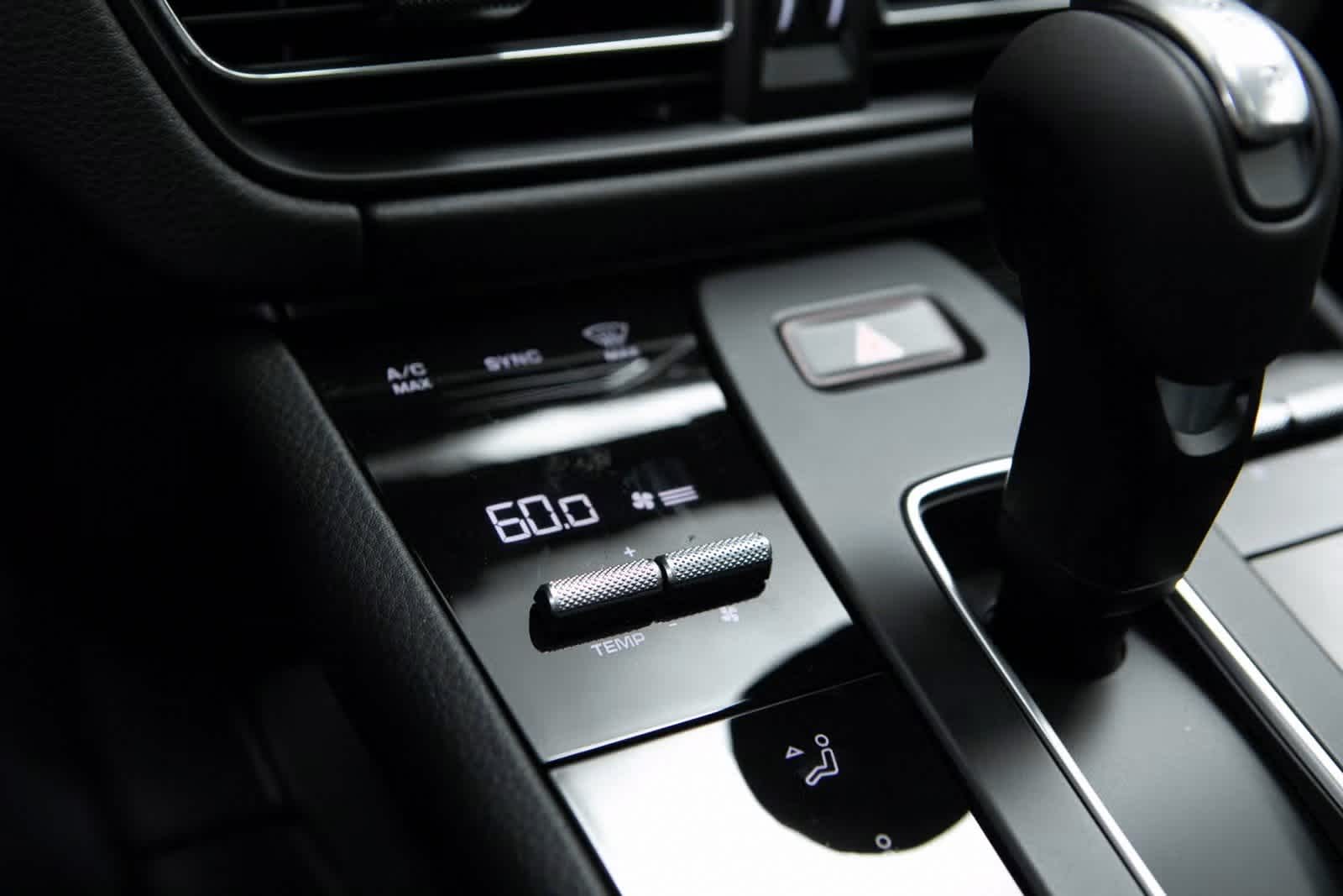 Thumbnail: 2025 Porsche Macan - 26