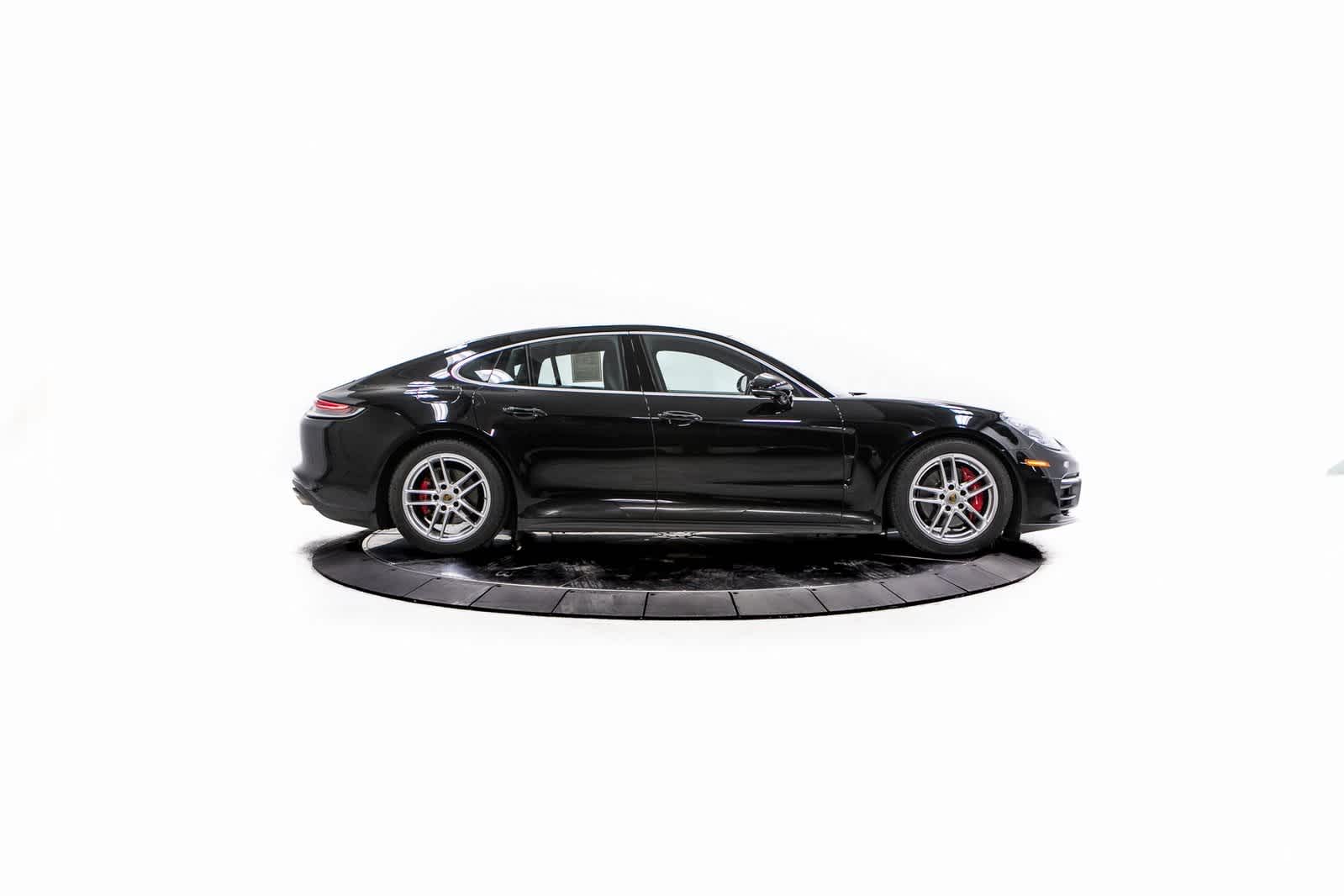 Thumbnail: 2022 Porsche Panamera - 8