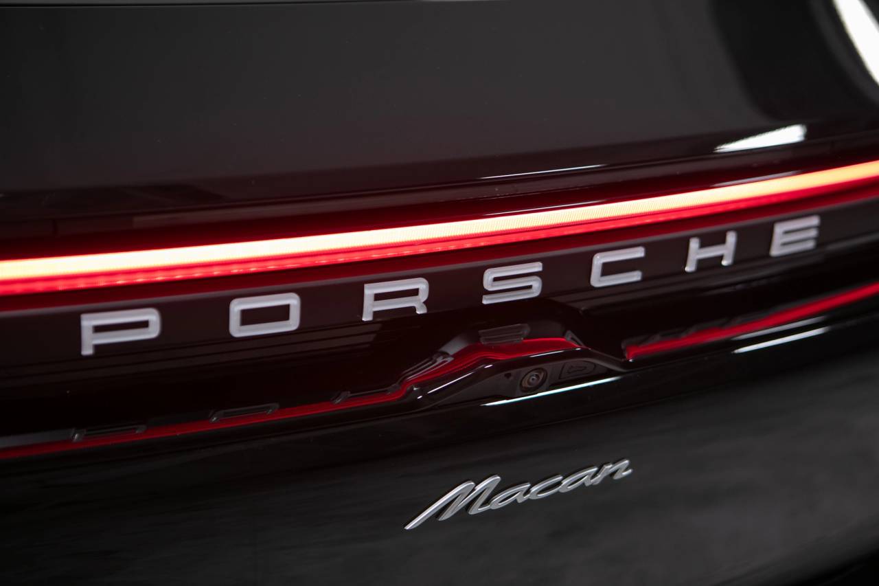 Thumbnail: 2026 Porsche Macan - 15