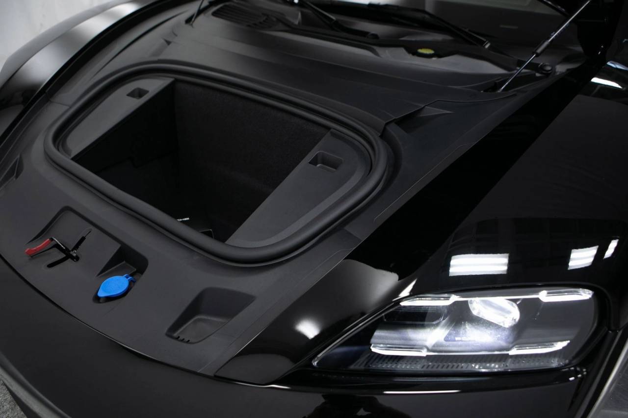 Thumbnail: 2026 Porsche Taycan - 38