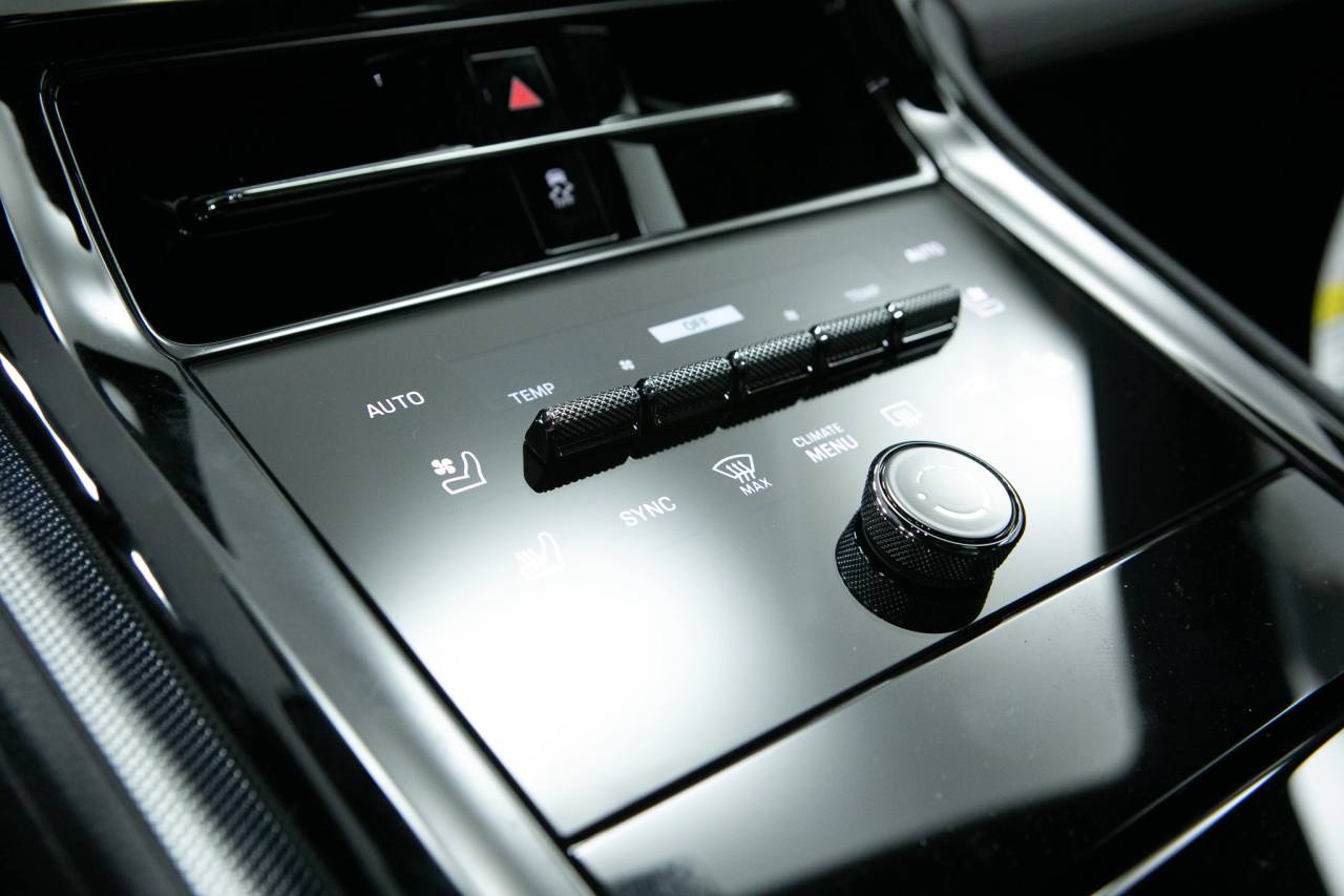 Thumbnail: 2026 Porsche Panamera - 29