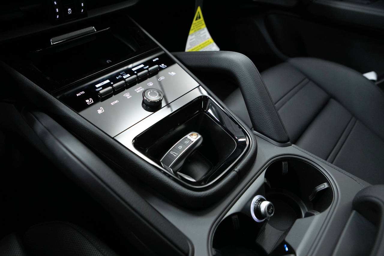 Thumbnail: 2026 Porsche  - 32