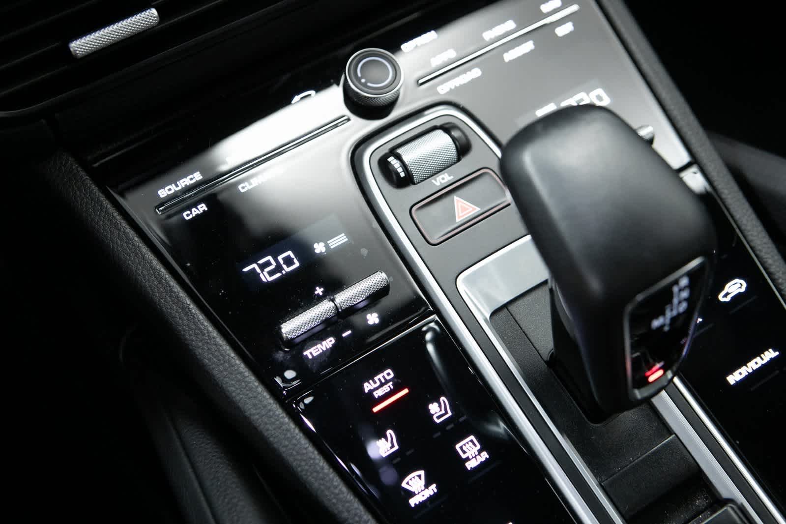 Thumbnail: 2023 Porsche Cayenne - 22