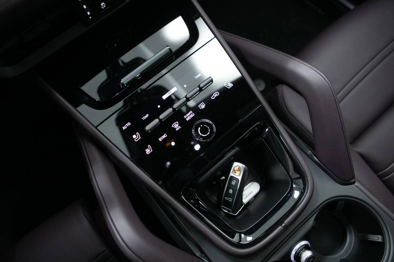 Thumbnail: 2026 Porsche  - 27