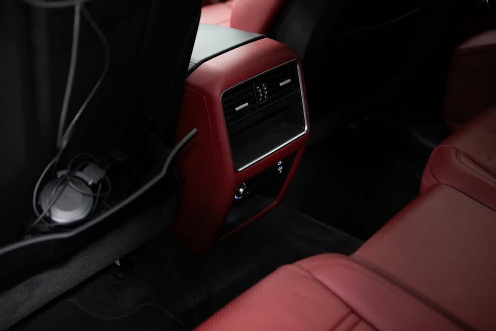 Thumbnail: 2022 Porsche Cayenne - 34