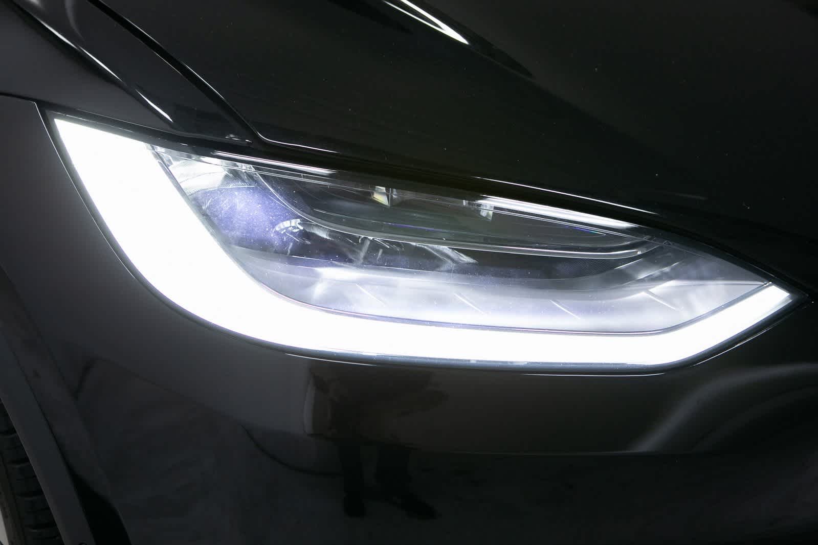 Thumbnail: 2022 Tesla Model X - 30