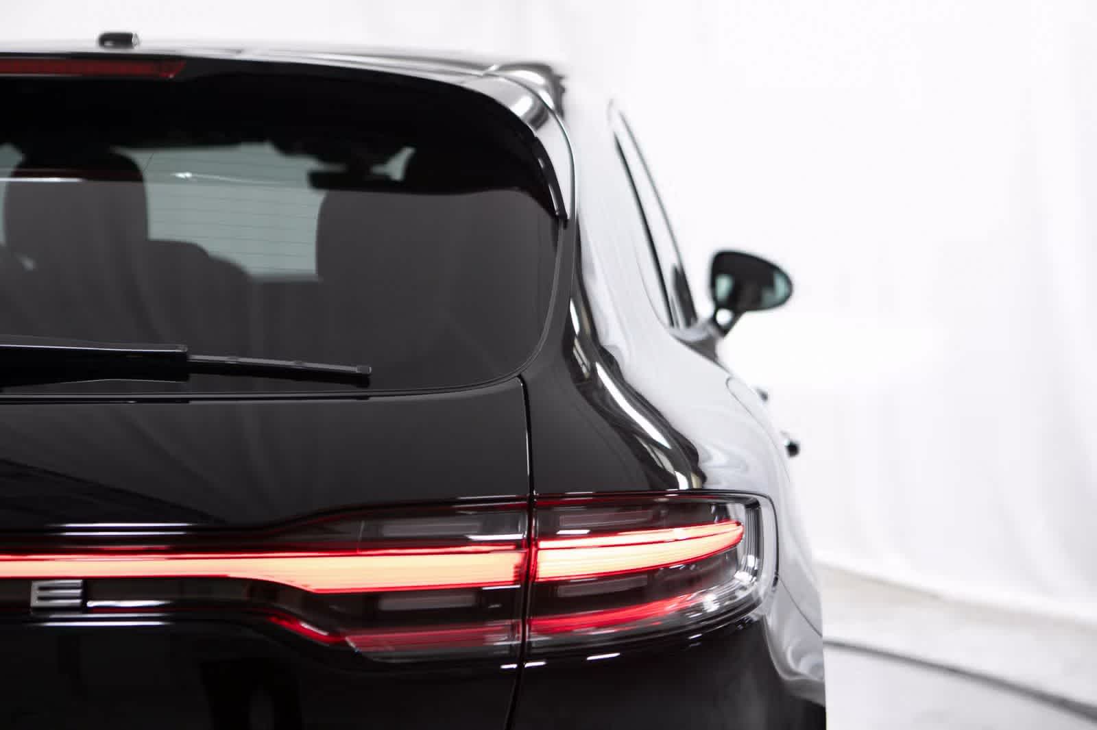 Thumbnail: 2026 Porsche Macan - 21