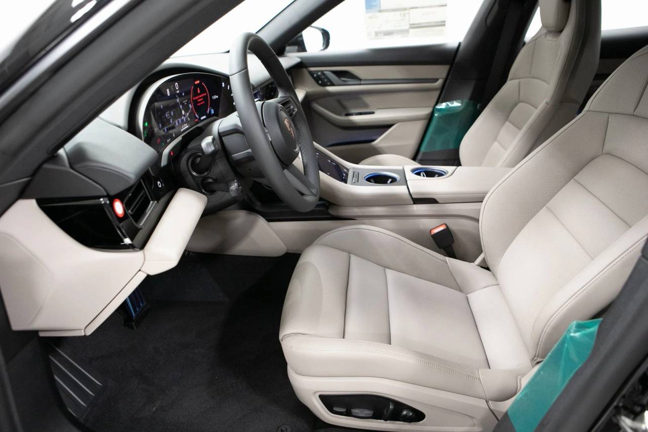 Thumbnail: 2026 Porsche Taycan - 23