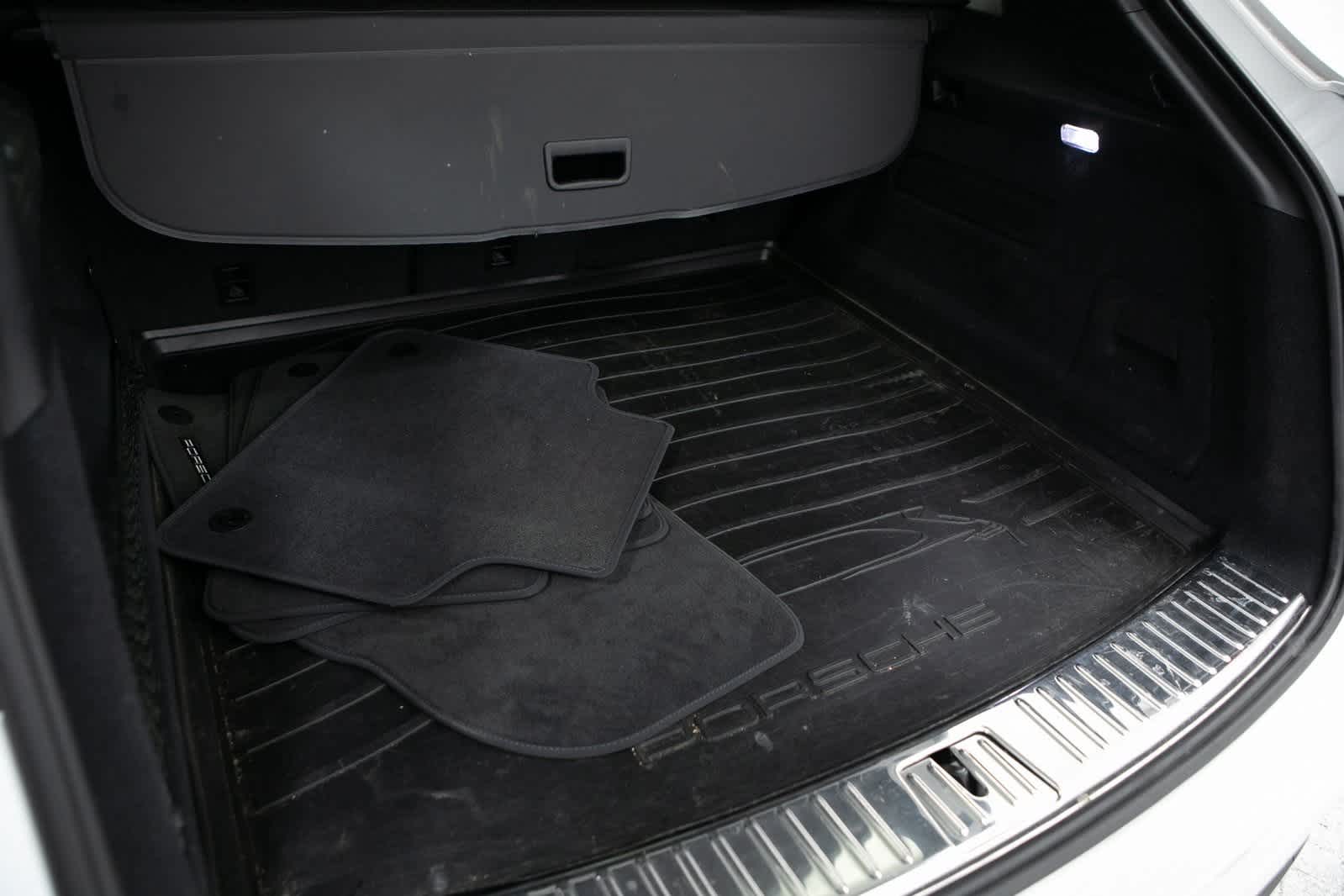 Thumbnail: 2022 Porsche Cayenne - 30