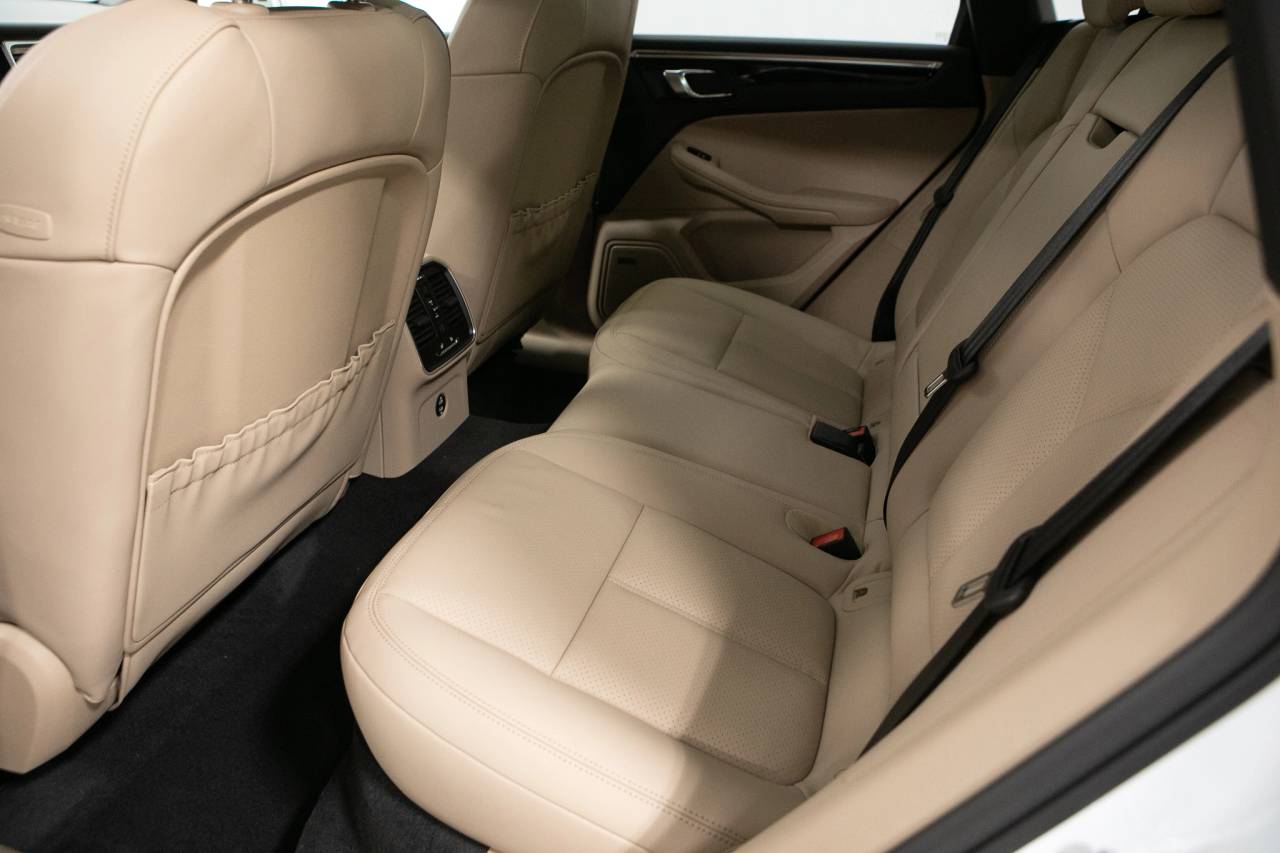 Thumbnail: 2026 Porsche Macan - 37