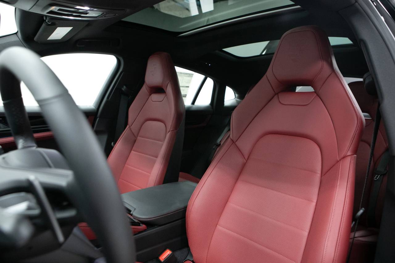 Thumbnail: 2026 Porsche Panamera - 5