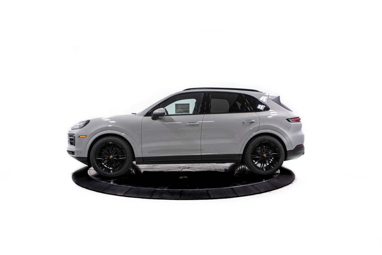 Thumbnail: 2026 Porsche Cayenne - 2