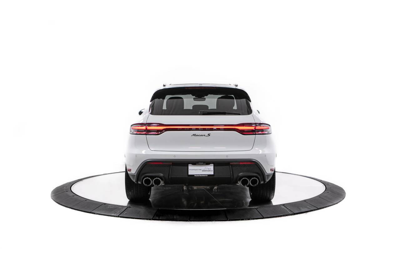 Thumbnail: 2026 Porsche Macan - 6