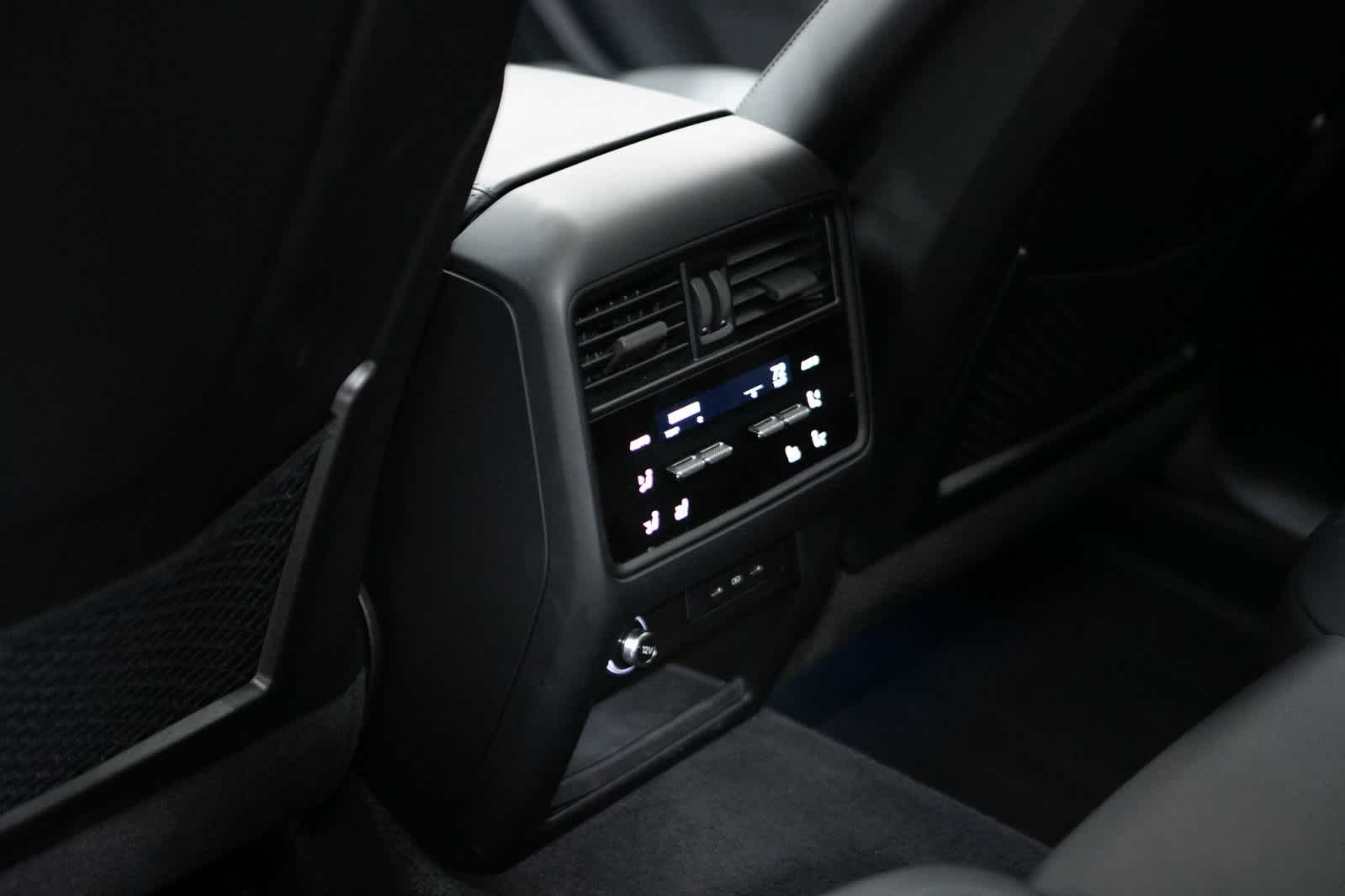 Thumbnail: 2025 Porsche Cayenne - 30