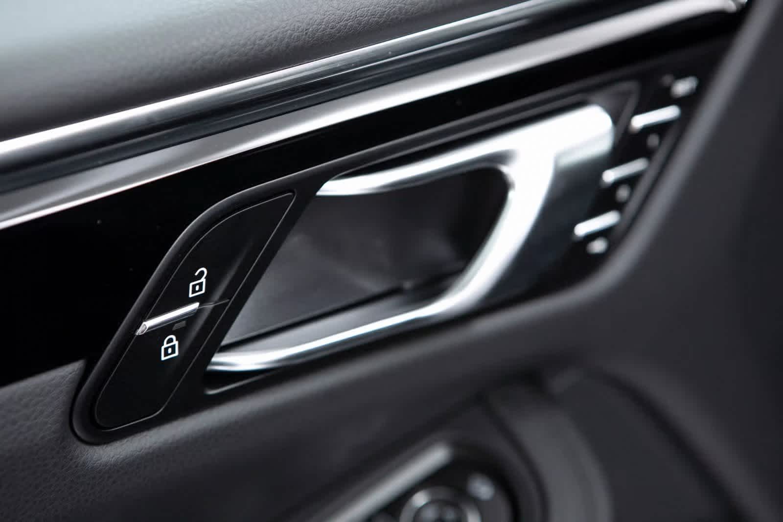 Thumbnail: 2025 Porsche Macan - 20