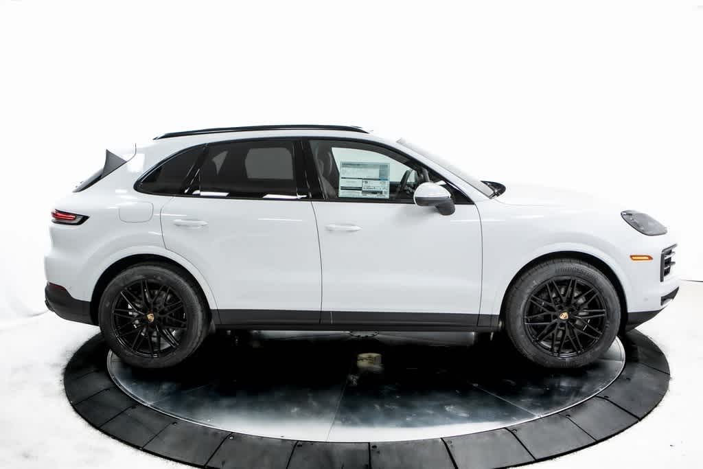 Thumbnail: 2025 Porsche Cayenne - 8
