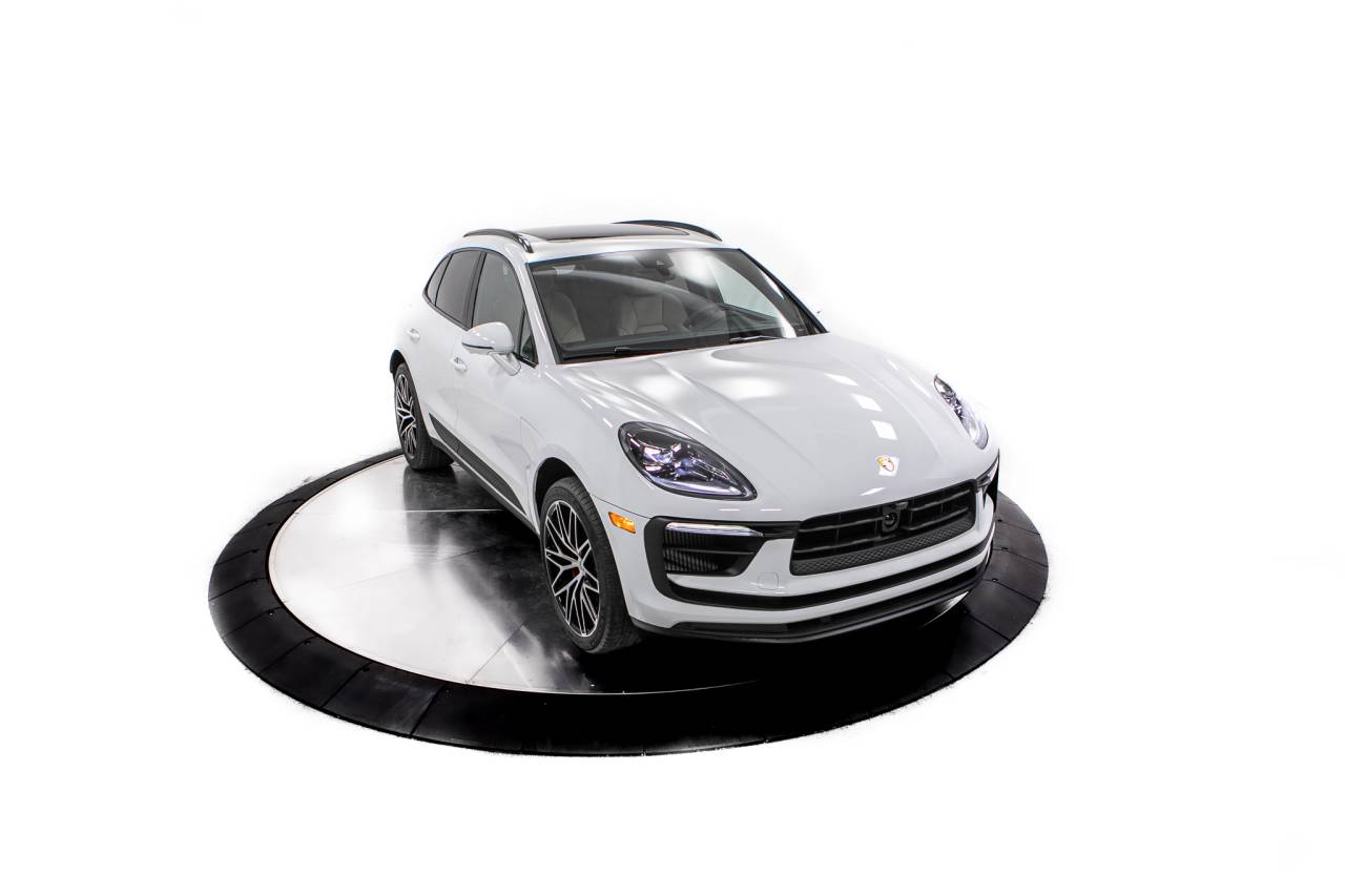 Thumbnail: 2026 Porsche Macan - 19