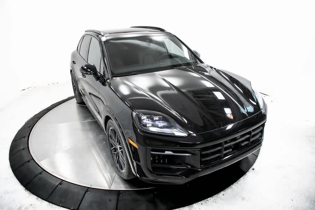 Thumbnail: 2025 Porsche Cayenne - 40