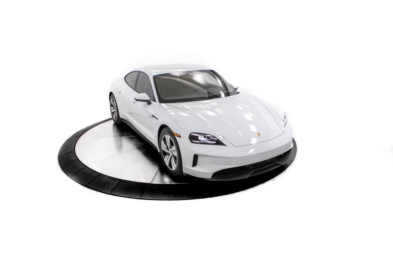 Thumbnail: 2026 Porsche Taycan - 19