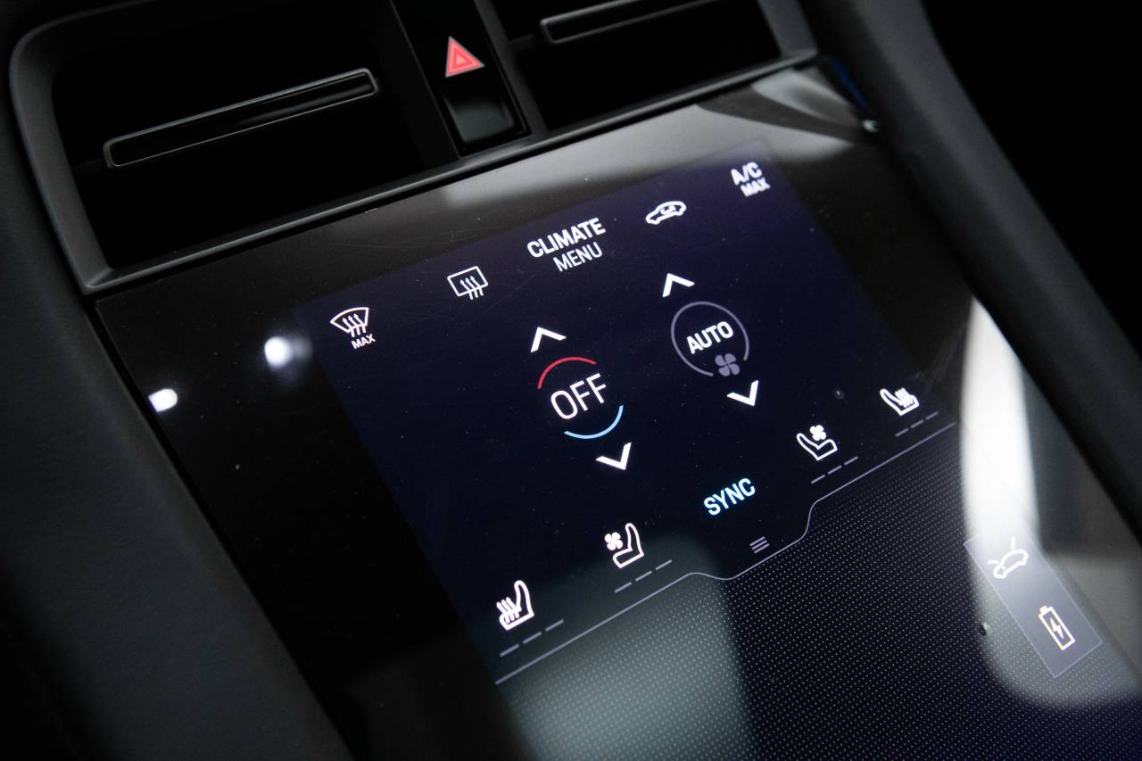 Thumbnail: 2026 Porsche Taycan - 29