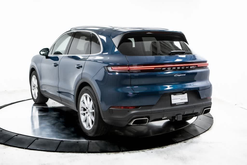 2024 Porsche Cayenne Base photo 3