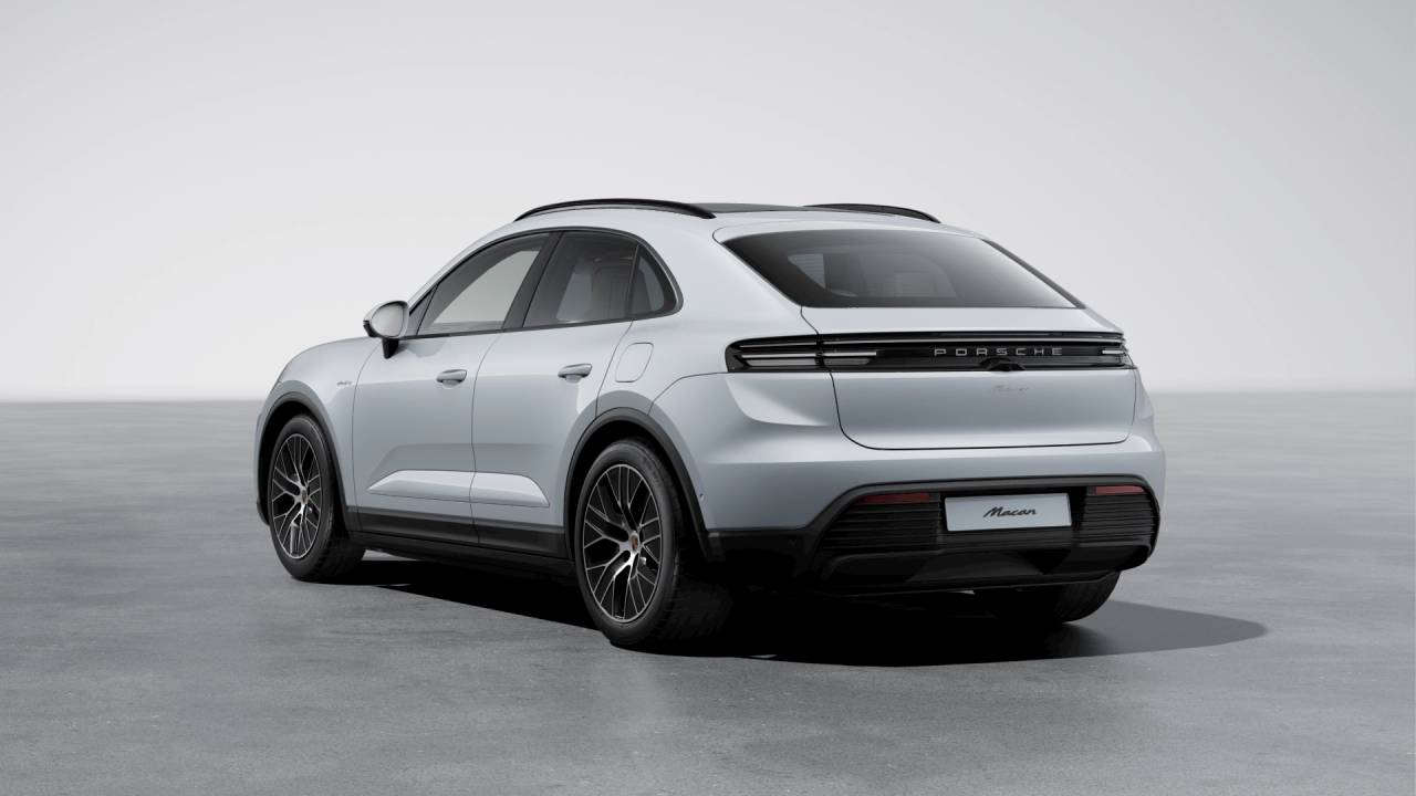 Thumbnail: 2026 Porsche Macan - 3