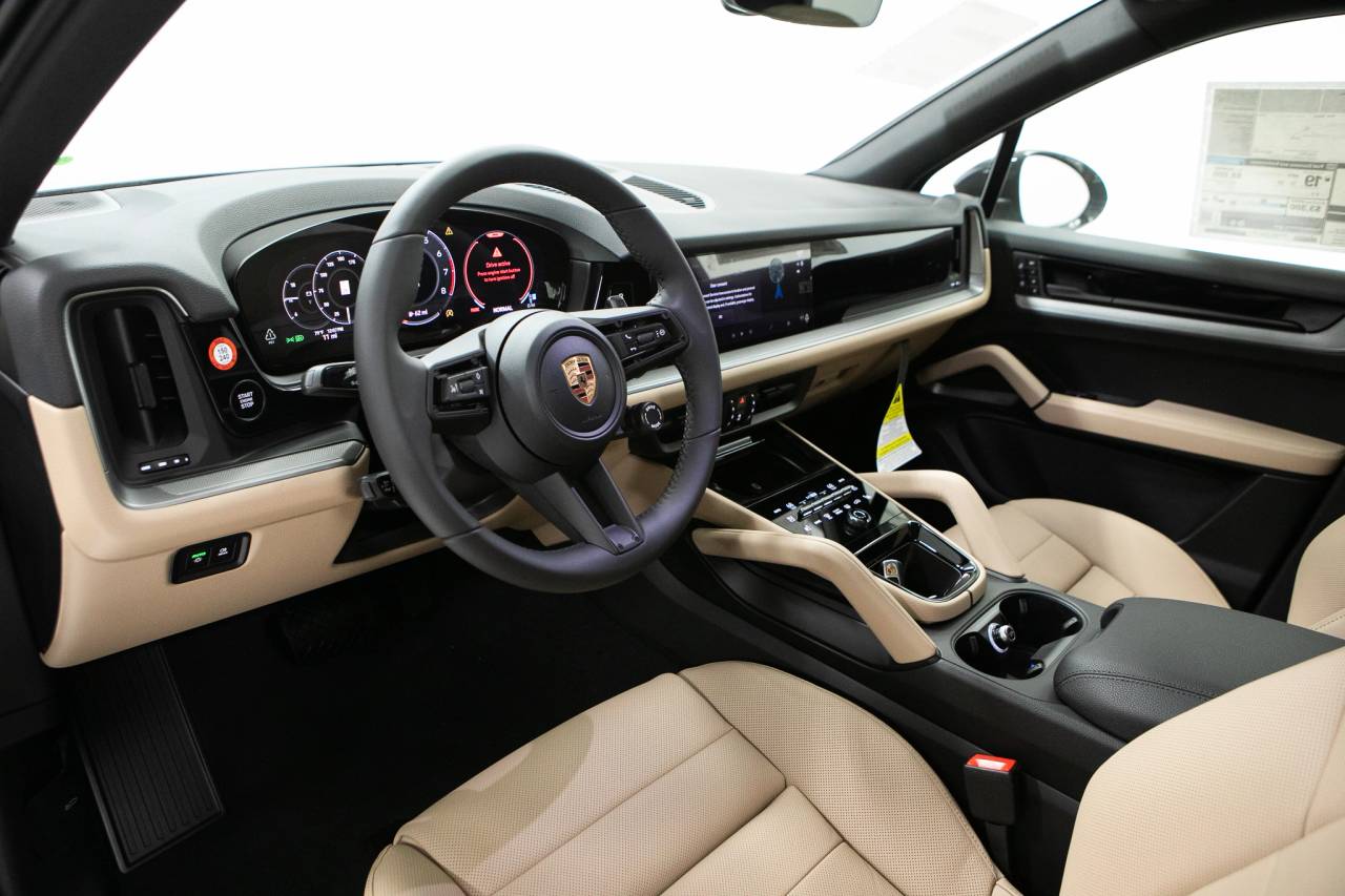 Thumbnail: 2026 Porsche Cayenne - 4