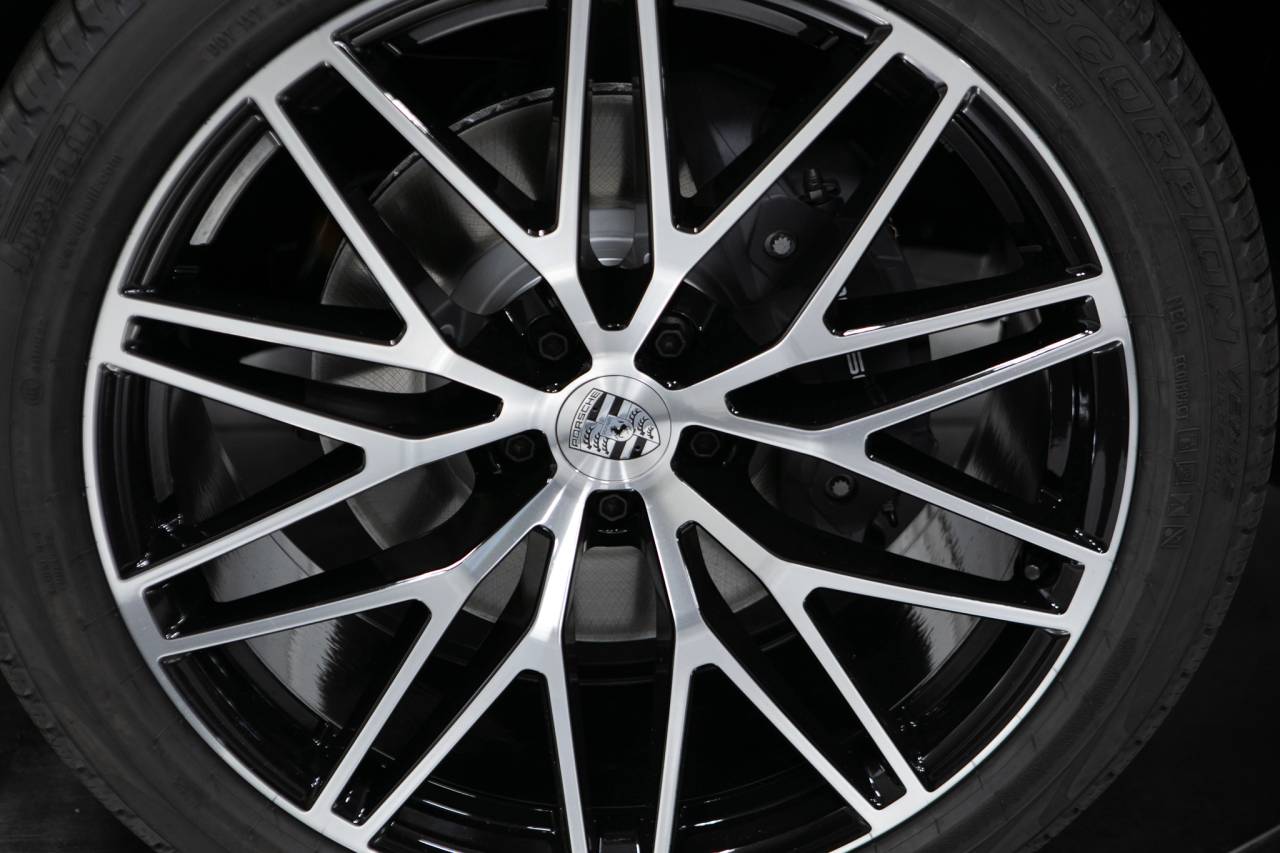 Thumbnail: 2026 Porsche Macan - 11