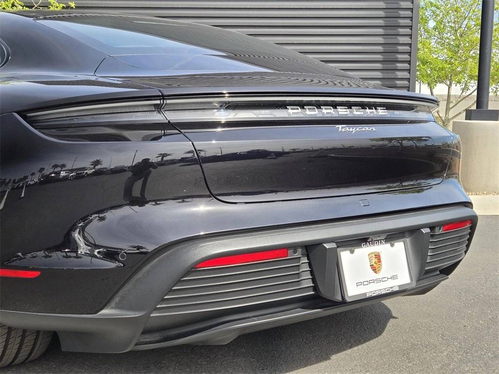 Thumbnail: 2025 Porsche Taycan - 8
