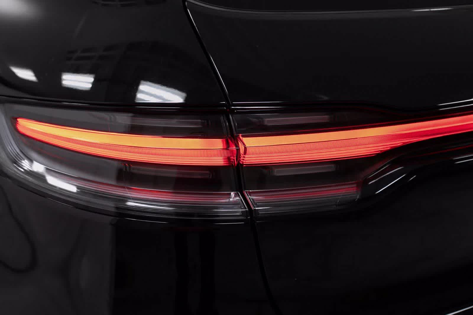 Thumbnail: 2025 Porsche Macan - 36