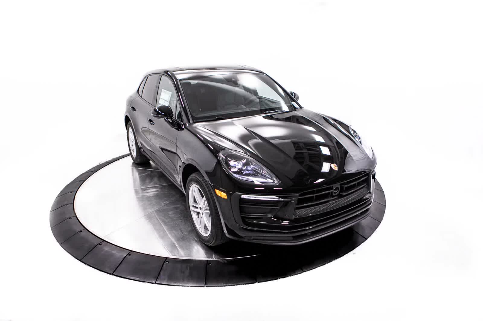 Thumbnail: 2026 Porsche Macan - 22