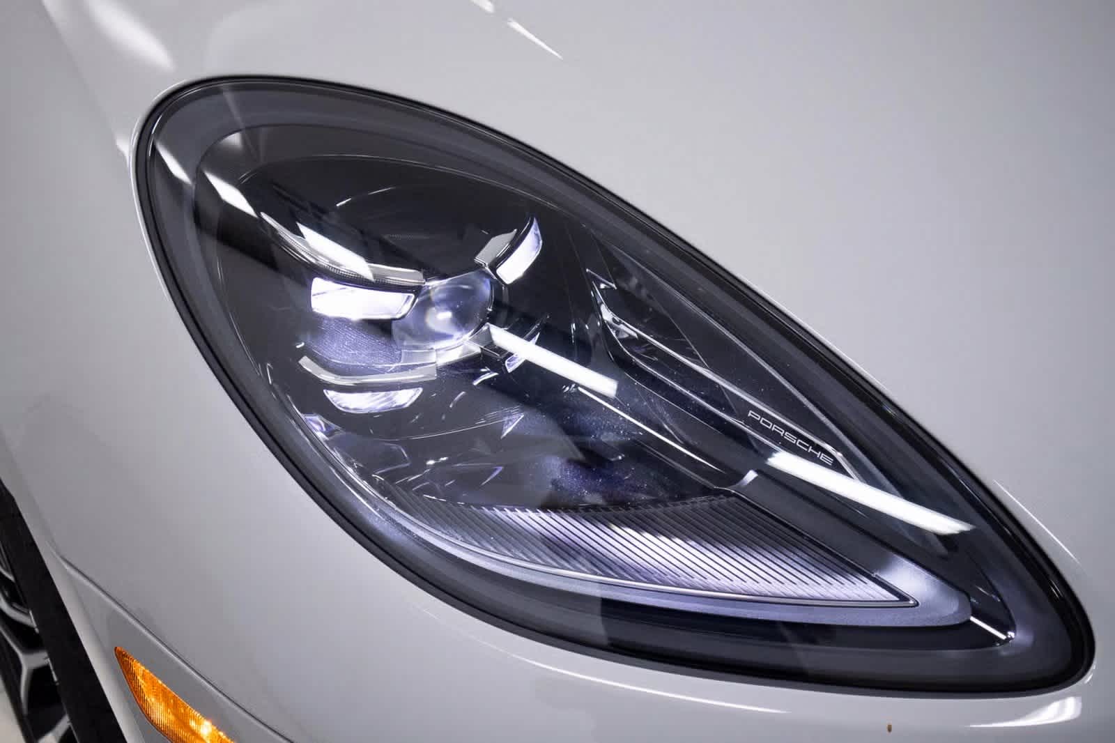 Thumbnail: 2025 Porsche Macan - 33