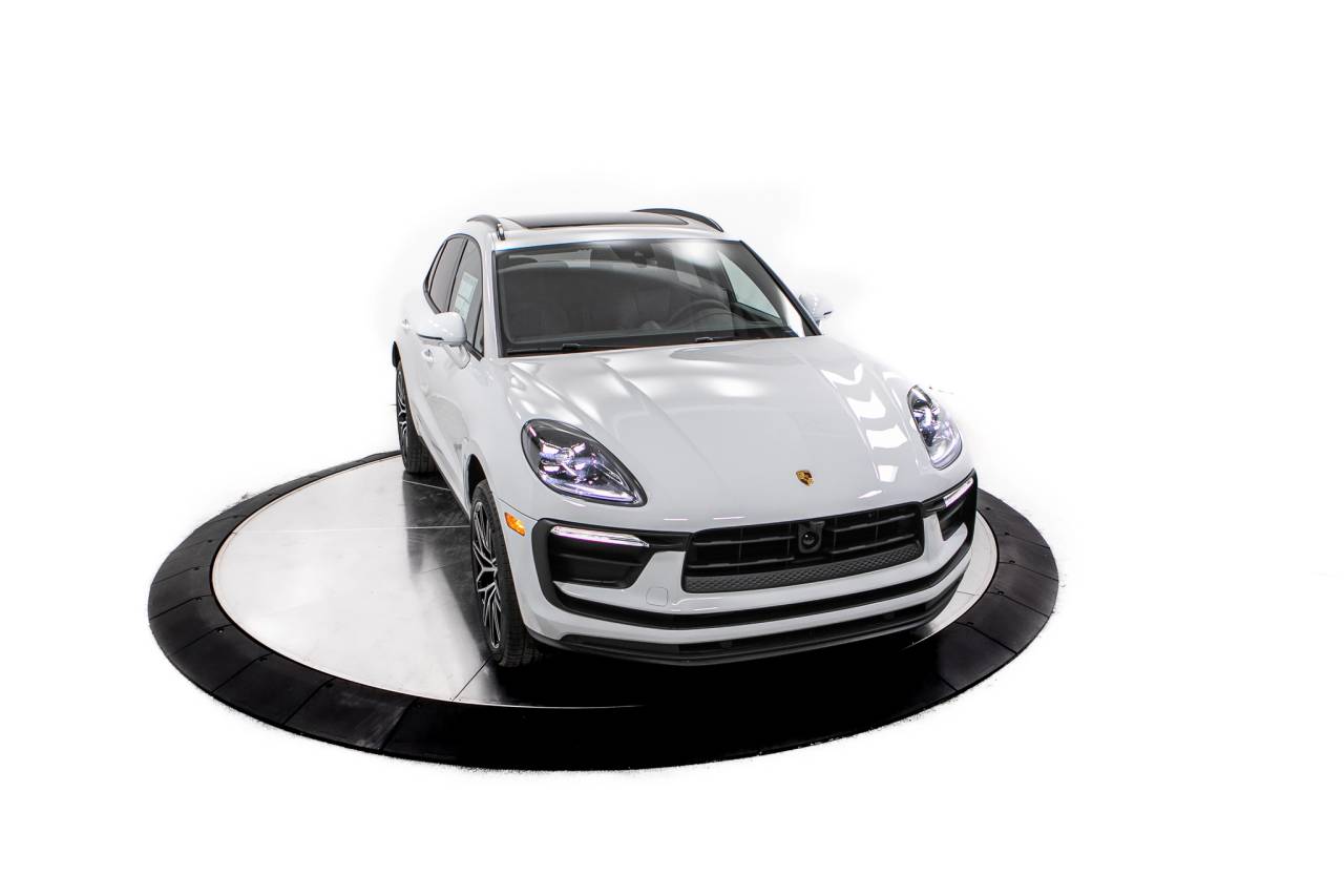 Thumbnail: 2026 Porsche Macan - 19