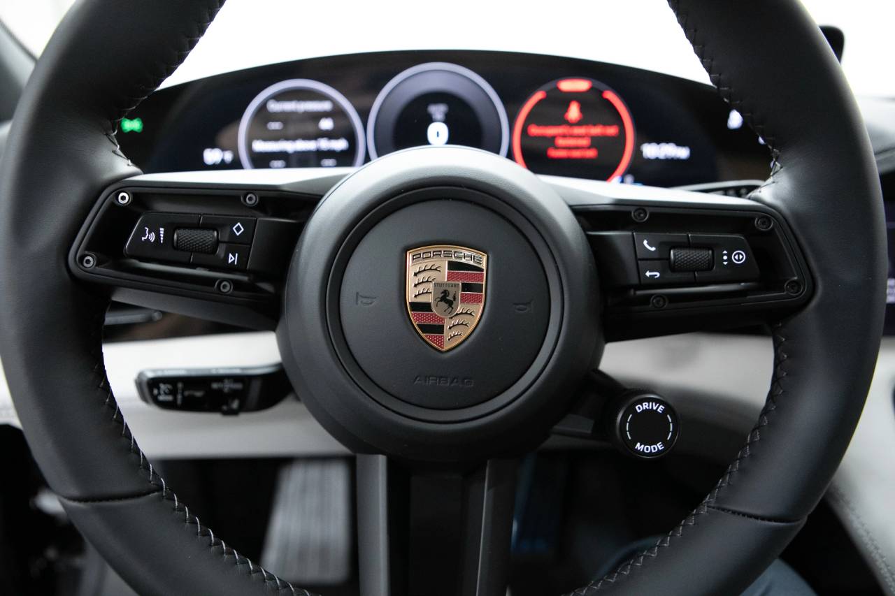 Thumbnail: 2026 Porsche Taycan - 20