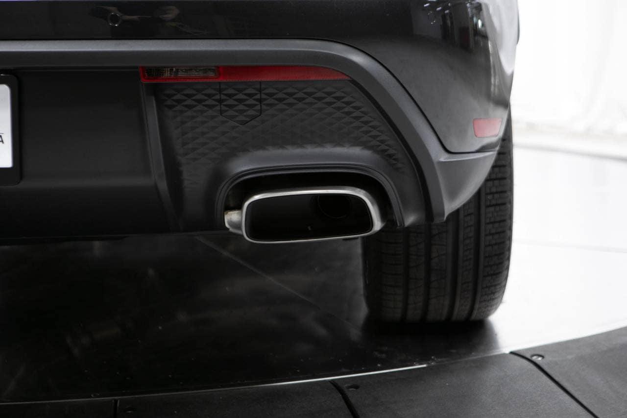 Thumbnail: 2026 Porsche Macan - 17