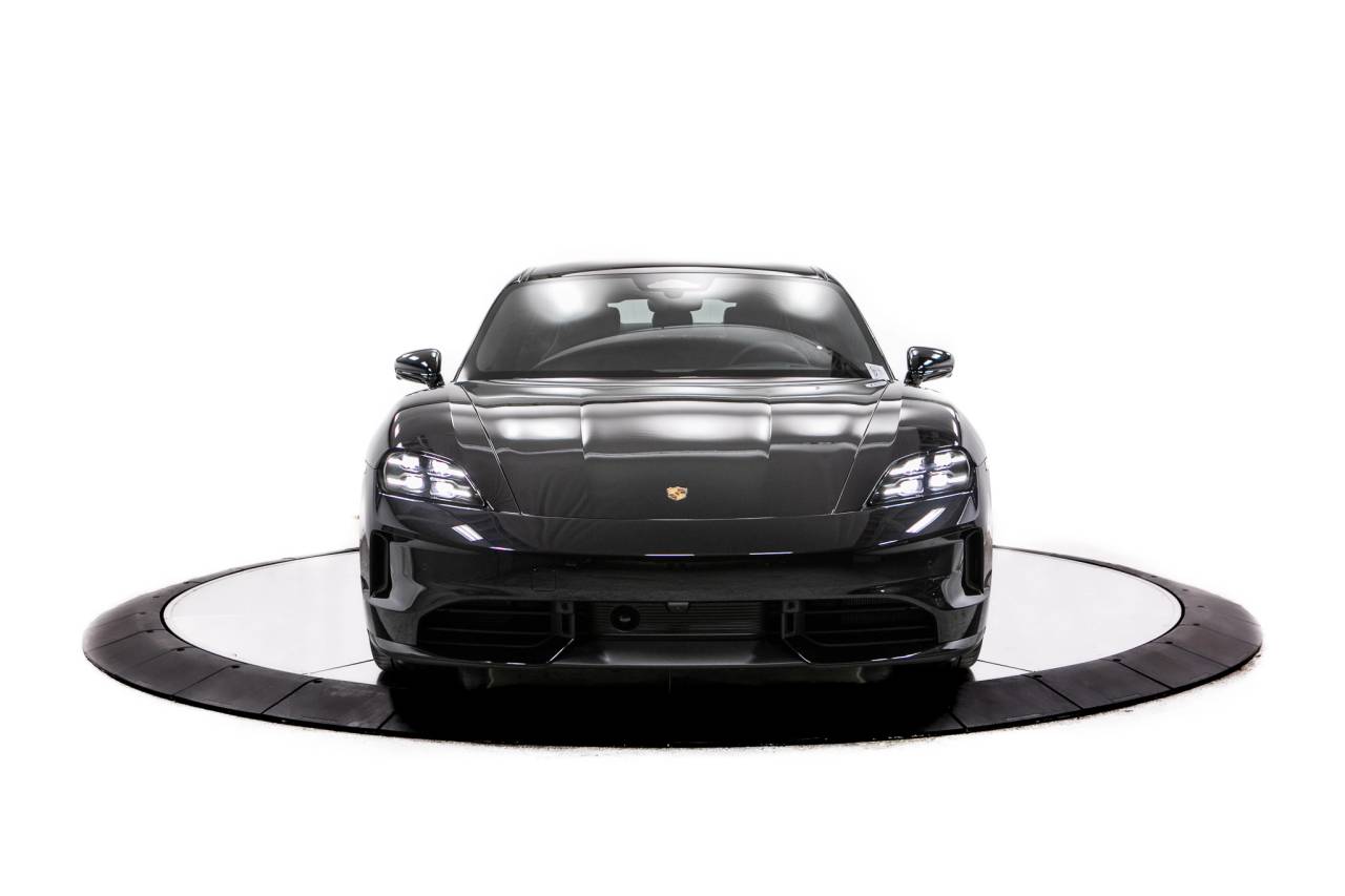 Thumbnail: 2026 Porsche Taycan - 10